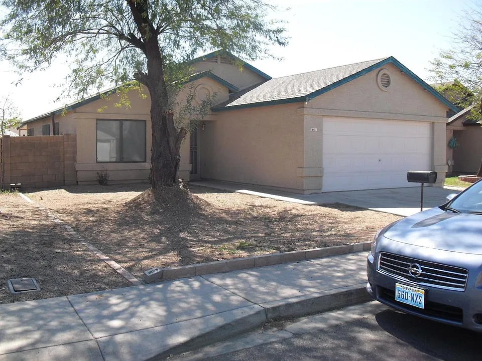 8537 W Highland Ave