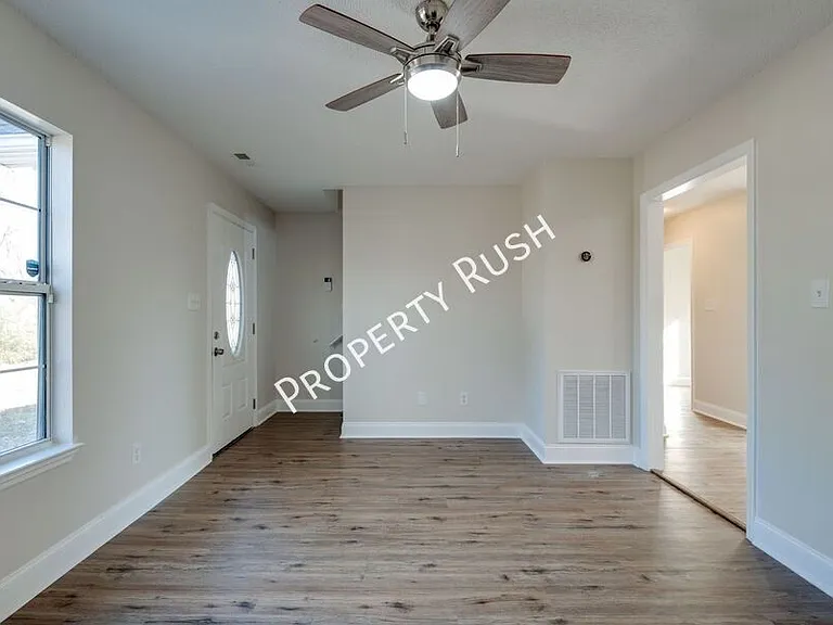 1565 Petty St SE — Photo 7