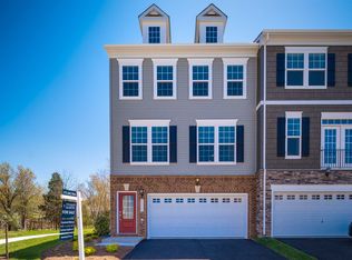 8930 Englewood Farms Dr, Manassas, VA 20112