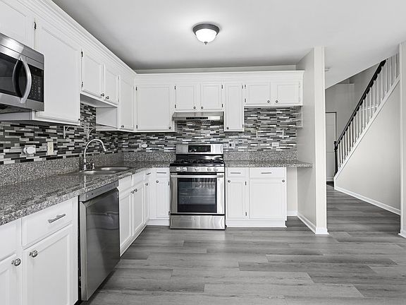 4th image of 2805 Dorothy Dr