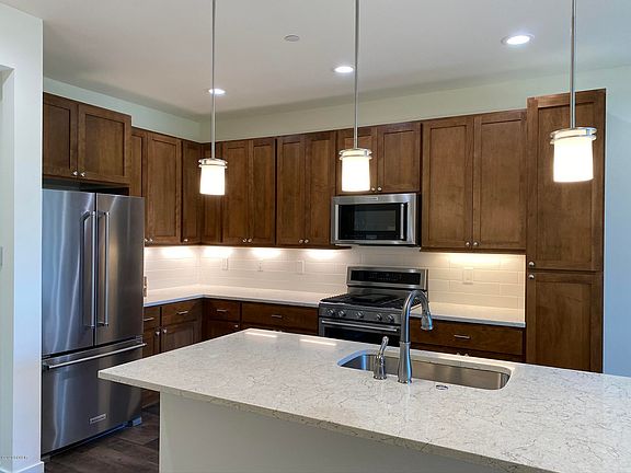 2nd image of 80 Stagecoach Way