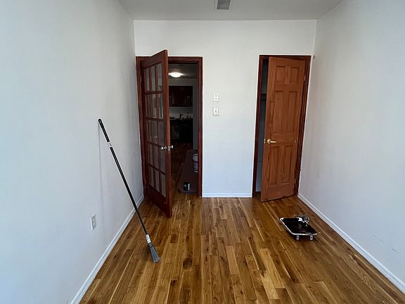 5th image of 248-07 Jamaica Ave #1