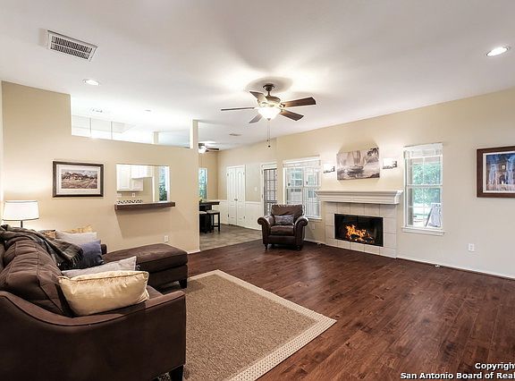 4th image of 113 Cibolo Crossing Dr