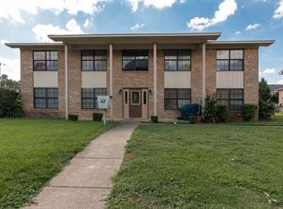 701 Bluebird Ln APT 11, Wake Village, TX 75501