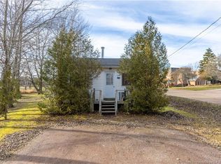 27 Richardson St, Sackville, NB E4L4H7