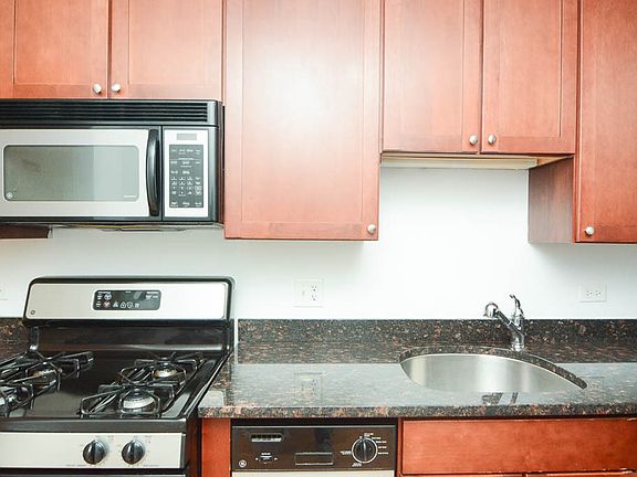 4th image of 625 W Wrightwood Ave #D025