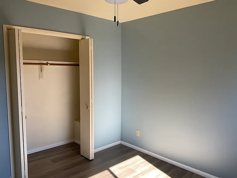 723 Sutton Hill Pl — Photo 29
