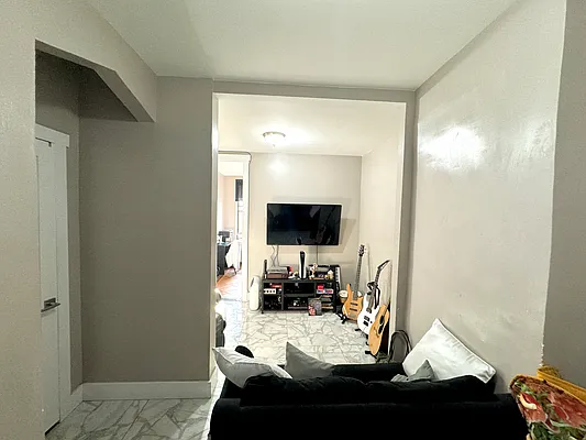 Rented by Pear NYC LLC | media 10