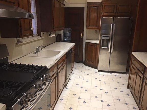 4th image of 6419 Fitchett St #1