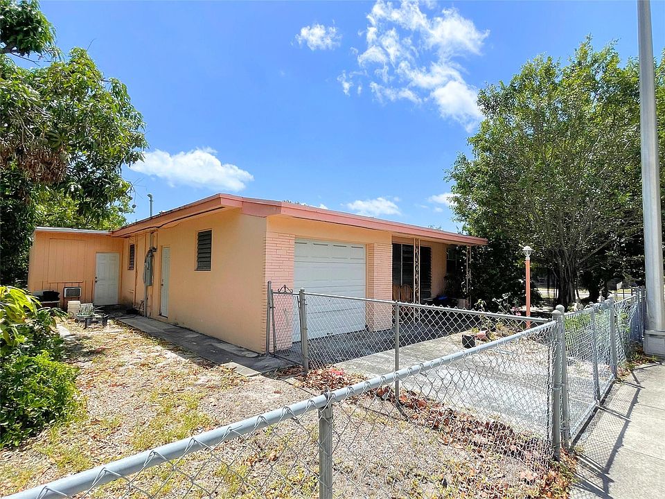 2nd image of 16101 NE 15th Avenue