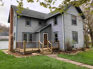 607 N Main St, Elkader, IA 52043