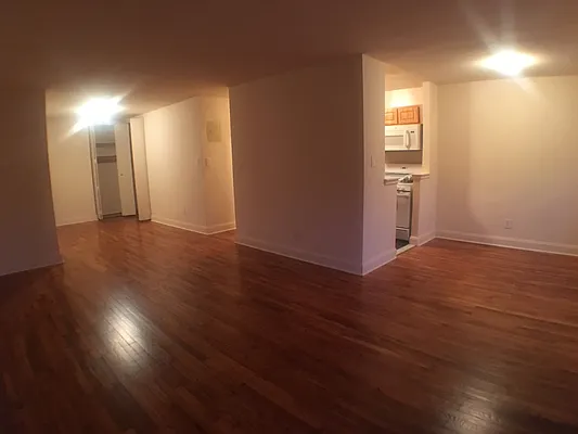 Rented by Kew Forest Realty Inc | media 5