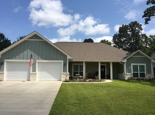 294 Hunters Glen Dr, Lufkin, TX 75904