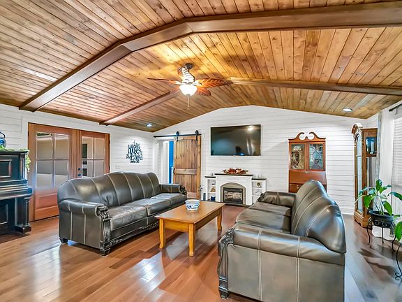 5th image of 540 Little Creek Dr