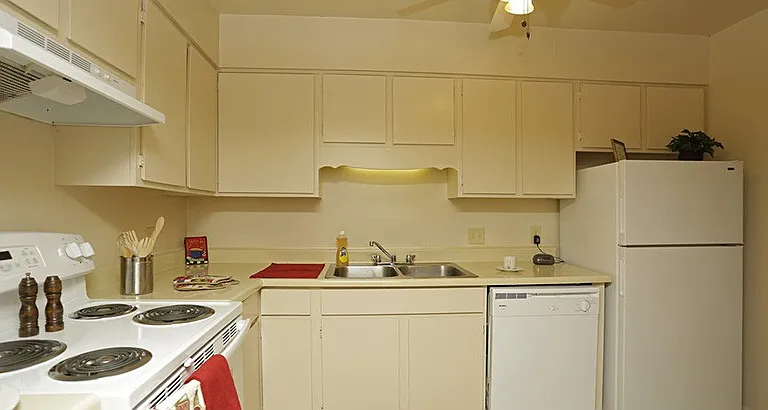 Arbor Glen Apartments — Photo 2