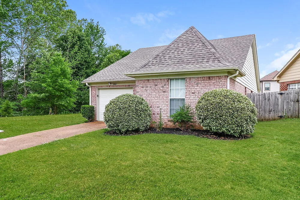 Building Photo - 2842 Misty Briar Cv