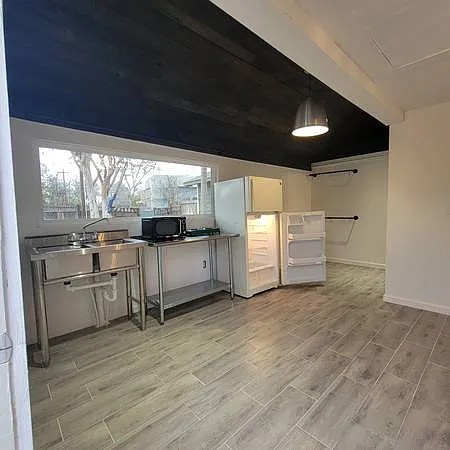 1546 Antoine Dr — Photo 4