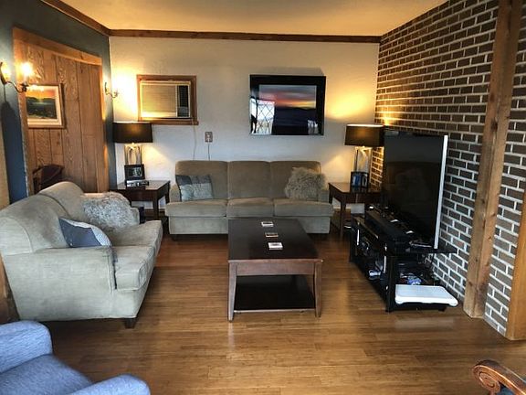 5th image of 3135 N Oak Park Ave