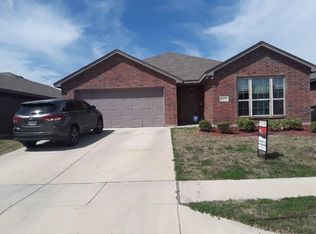 8408 Weeping Cherry Ln, Fort Worth, TX 76140