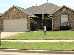 2805 Christina Ct, Moore, OK 73160