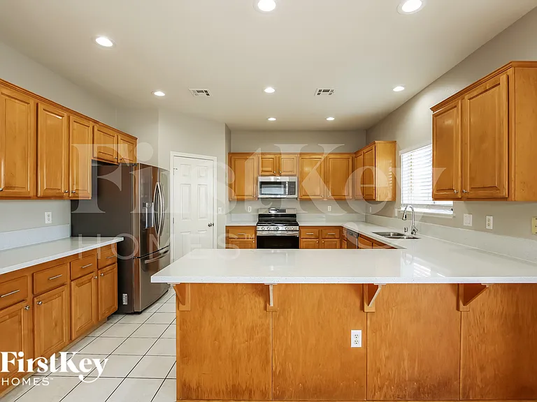 3600 N Tomsik St — Photo 7