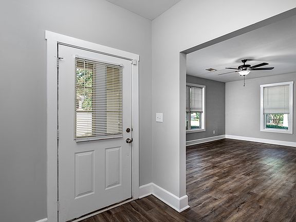 4th image of 885 Catherine St