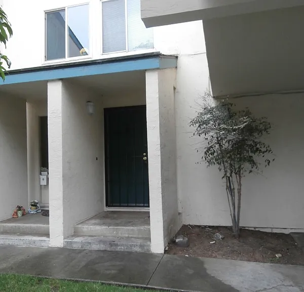 239 Sunnyhills Dr — Photo 1