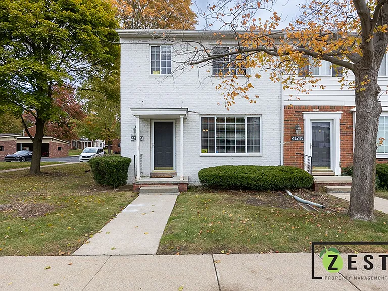 415 Fox Hills Dr N — Photo 2