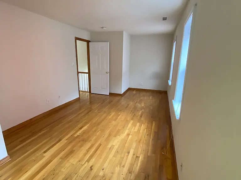909 W Grace St #6 — Photo 17