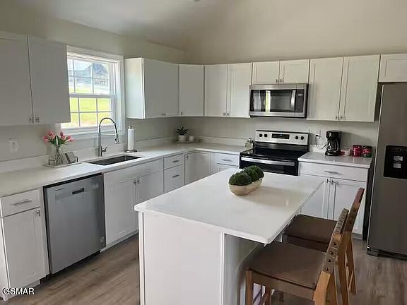 3rd image of 1903 Oneil Rd