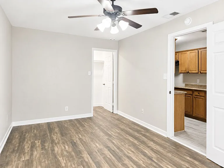 4412 Central Ln — Photo 8