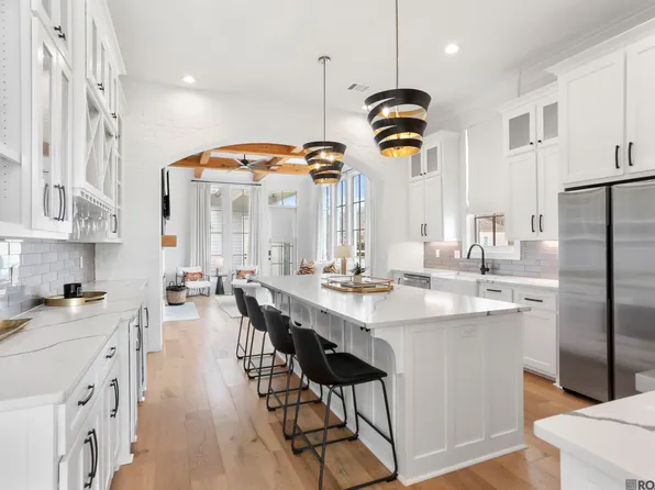 3305 Pointe Marie Dr, Baton Rouge, LA 70820