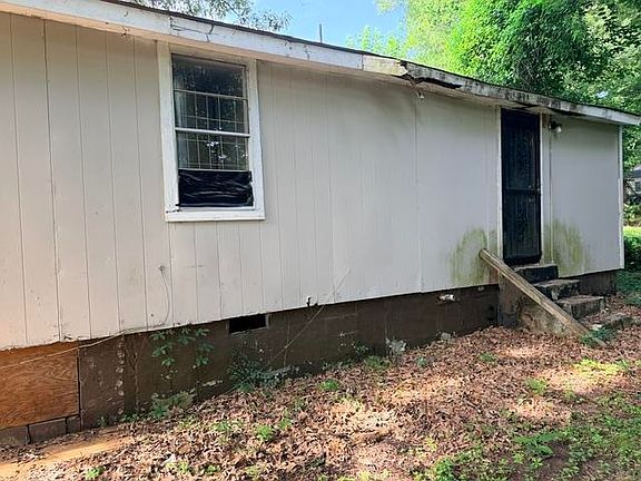 3rd image of 2170 Hillside Ave