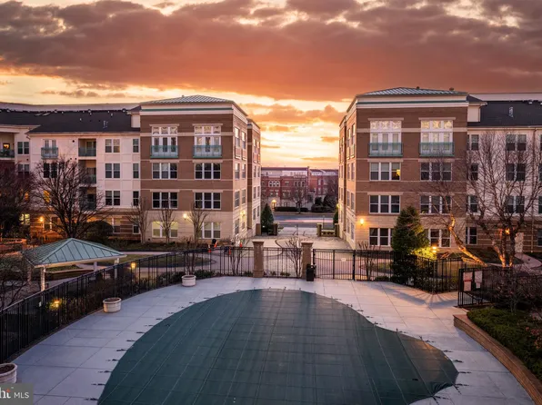 12000 Market St APT 335, Reston, VA 20190