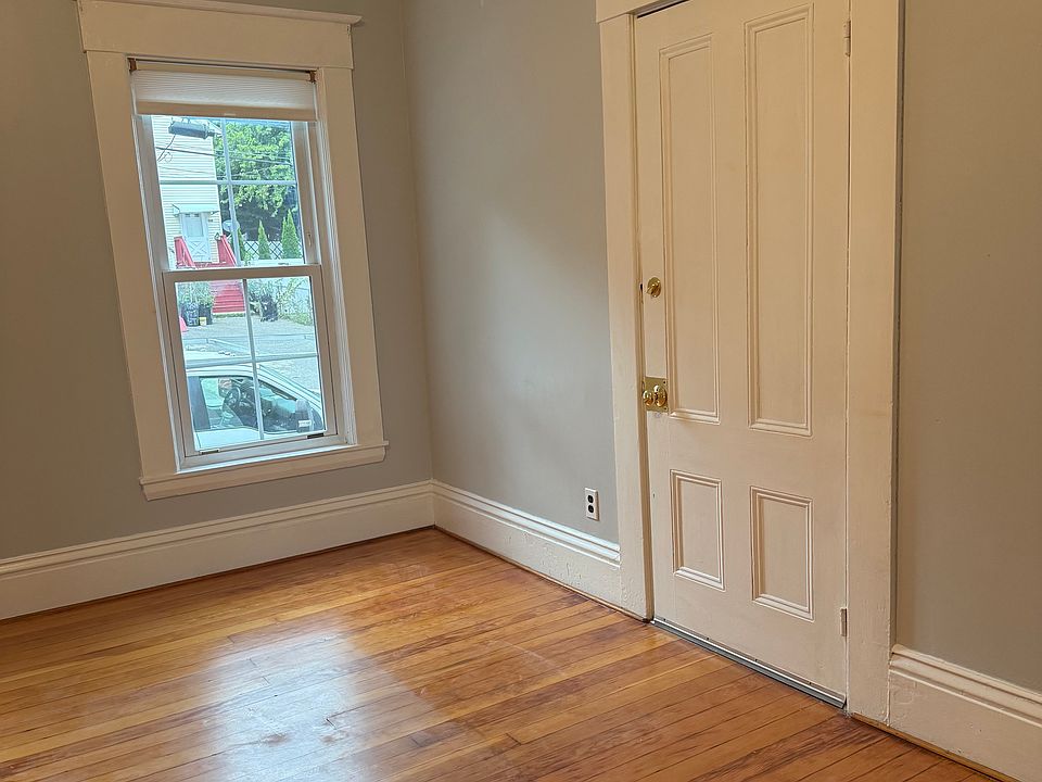 1st image of 117 Princeton St Floor 1