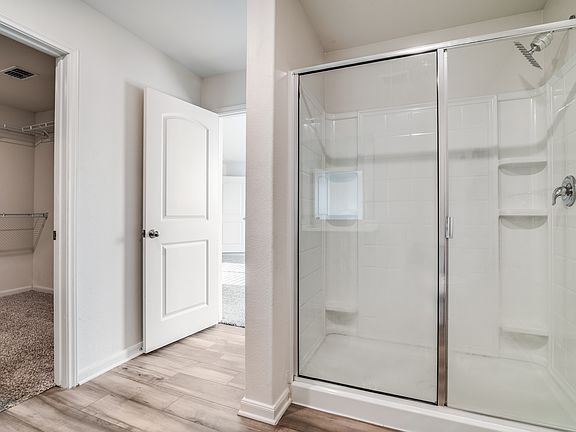 4th image of 614 Arlington Park Ct