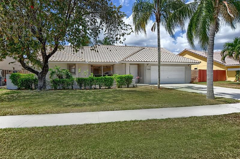 1st image of 9266 Laurel Green Dr
