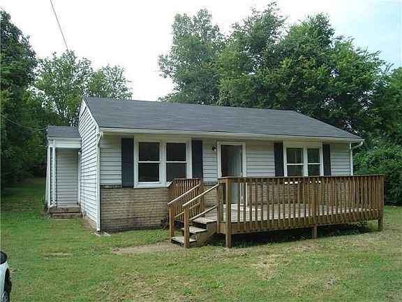 2nd image of 434 Ewing Ln