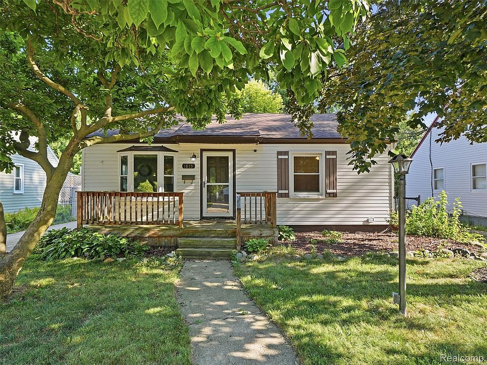 1st image of 1815 Barrett Ave
