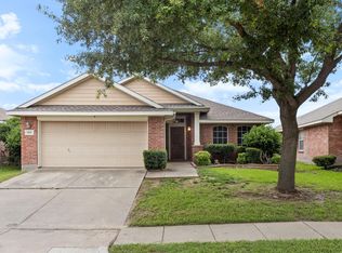 1042 Grimes Dr, Forney, TX 75126