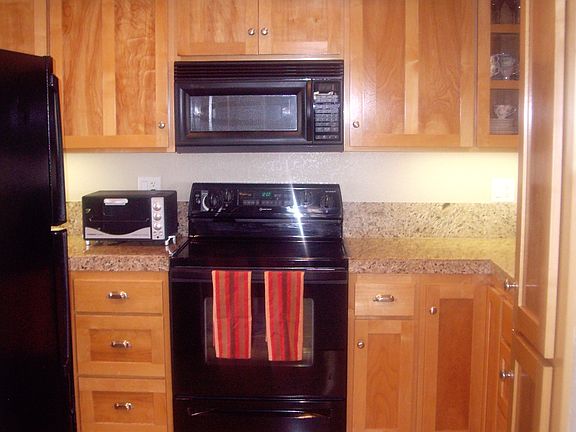 3rd image of 3709 Balboa Ter Unit F