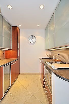3rd image of 200 E 61st St APT 6C