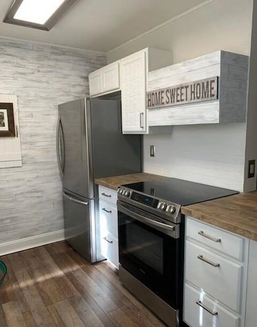 2 bed 1.5 Bath Townhouse — Photo 2