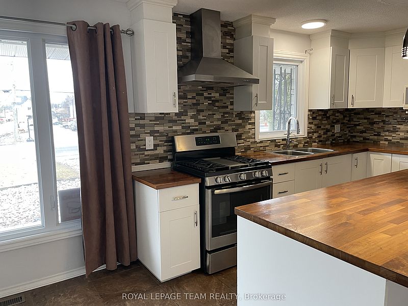 Ottawa House for rent - 3 Bedrooms — photo 2