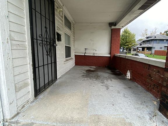 3rd image of 255 N Gray St