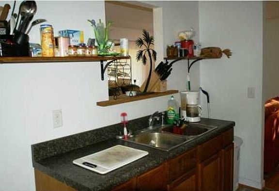 3rd image of 906 Skeebs St