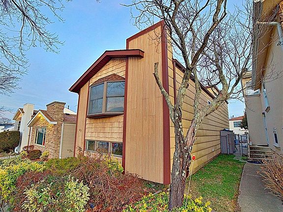 3rd image of 87 Manchester Dr