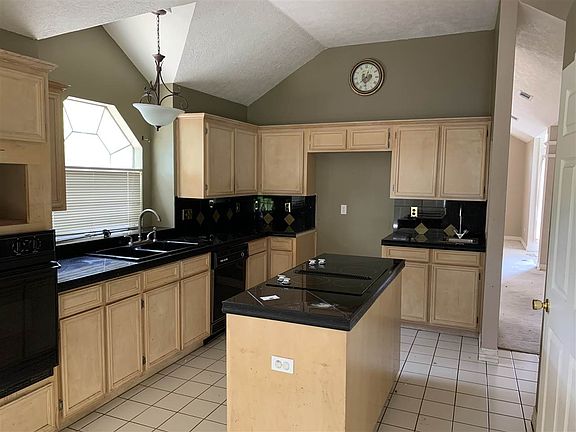 5th image of 8095 Gleneagles Dr