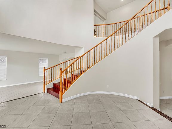 5th image of 28 Living Edens Ct