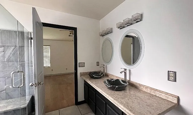 14 Frost Ln — Photo 6
